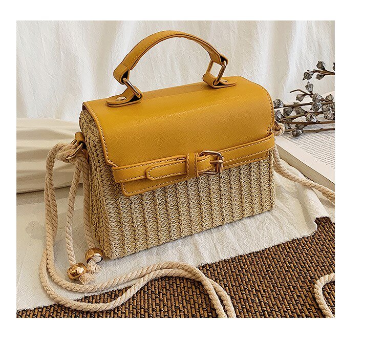 Chic and Timeless: Vintage Straw Beach Bags for Women