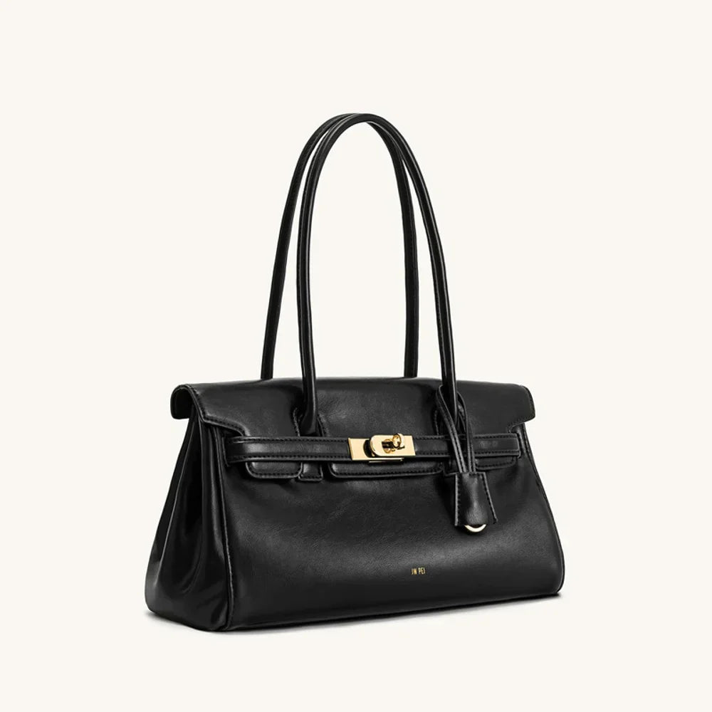 Leather bag with luxury design