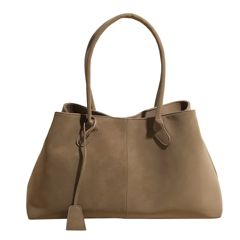 Suede bag with classic design