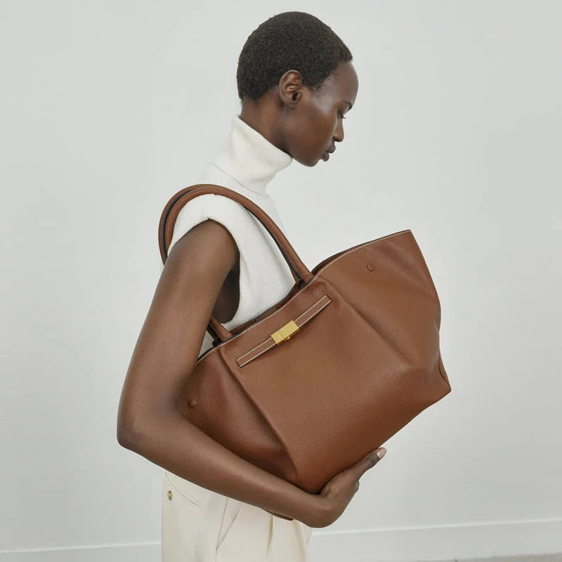Leather / suede bag with classic design