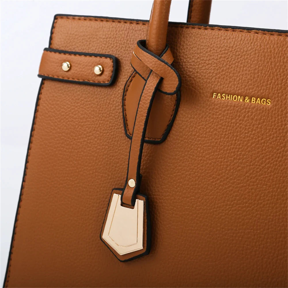 ESTRELLA - Rectangular Shoulder Bag in Leather
