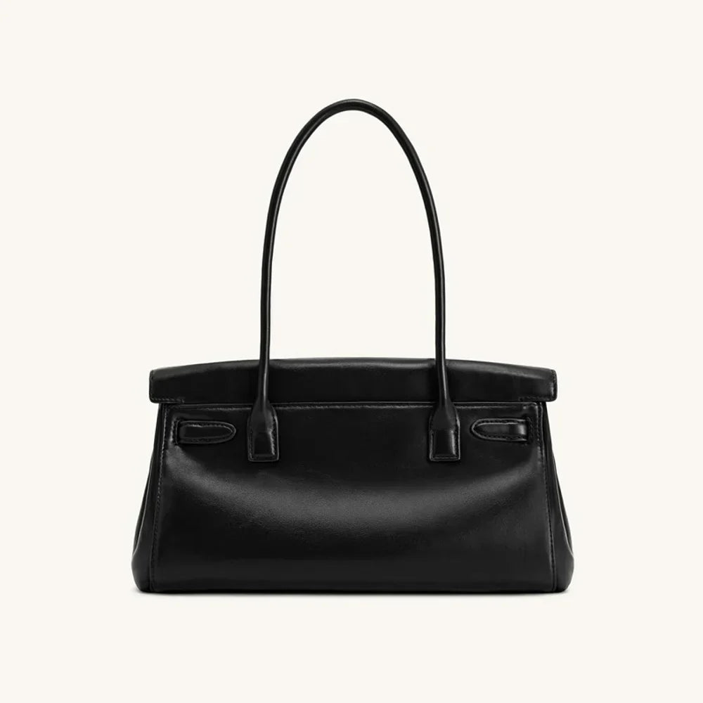 Leather bag with luxury design
