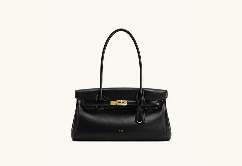 Leather bag with luxury design