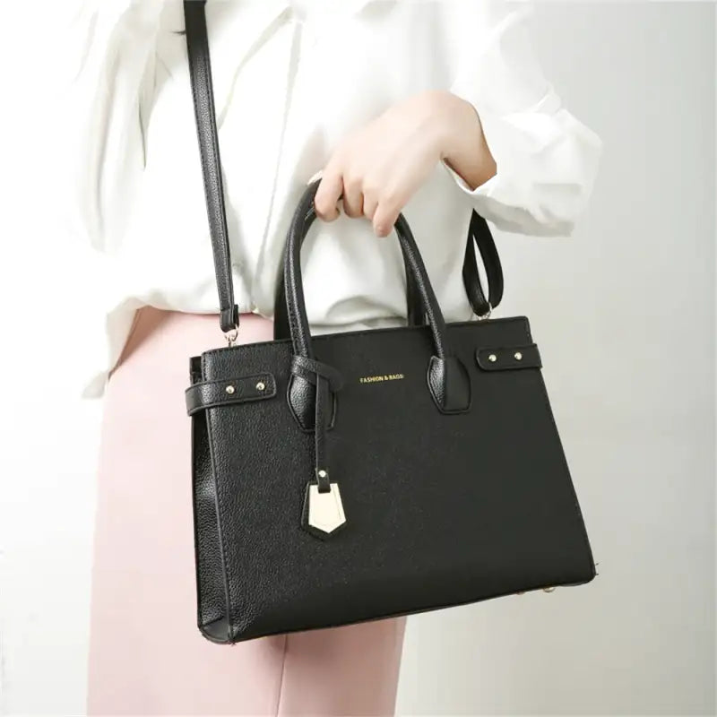 ESTRELLA - Rectangular Shoulder Bag in Leather
