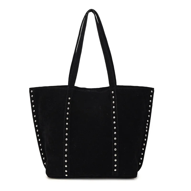 Suede bag with classic design