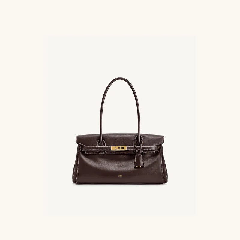 Leather bag with luxury design