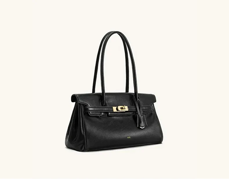 Leather bag with luxury design