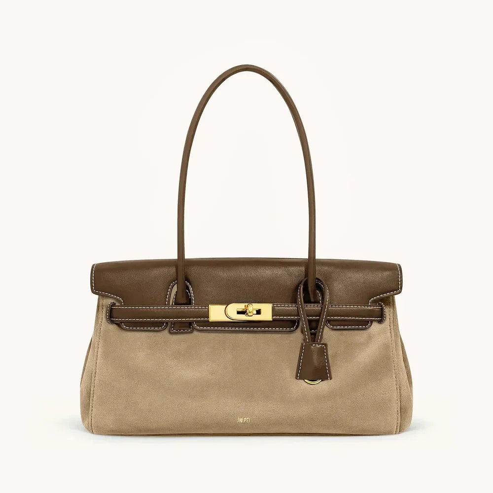 Leather bag with luxury design